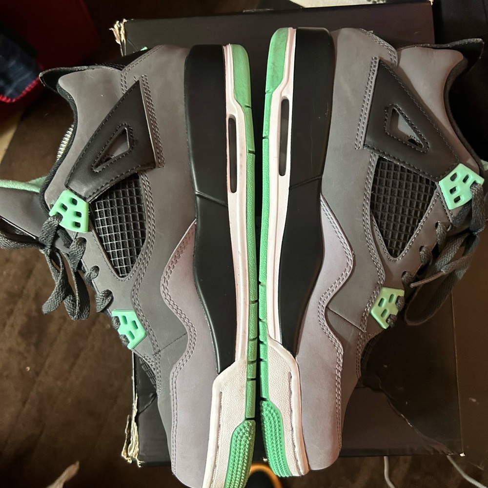 Jordan 4 Green Glow - Picture 5 of 9
